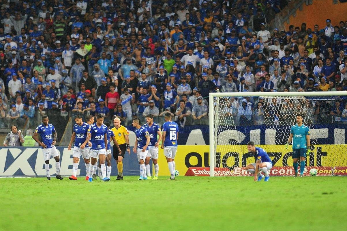 Fotos do duelo entre Cruzeiro e CSA, no Mineir�o, pela 35� rodada do Brasileiro