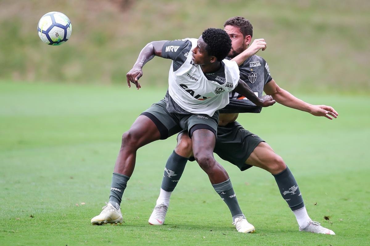 Veja, em fotos, como foi o primeiro treino de Levir Culpi nesta quinta passagem pelo Atltico