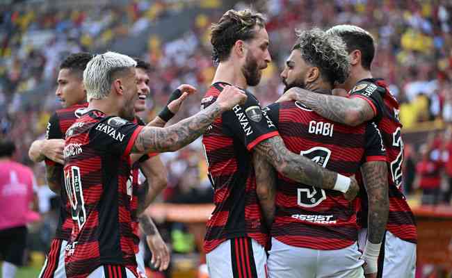 Diretoria do Flamengo premiar o elenco profissional pelo ttulo da Copa Libertadores com R$ 42,5 milhes
