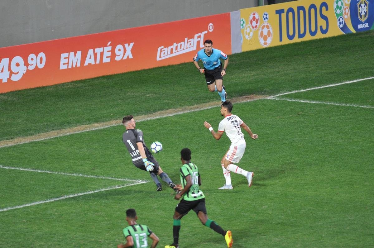 Fotos de Amrica x Flamengo, no Independncia, pela 21 rodada do Brasileiro