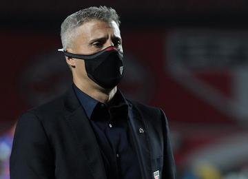 O time que avançar enfrenta o vencedor do duelo entre Atlético e Fluminense