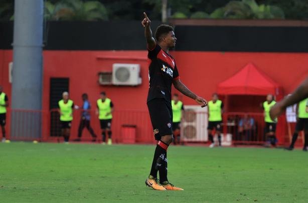 Vitória derrotou Atlético por 1 a 0, no Barradão, com gol de Léo Ceará