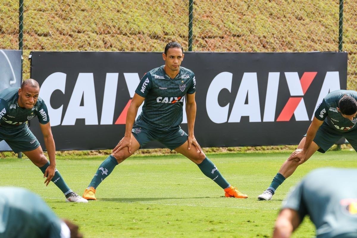 Jogadores e comisso tcnica do Atltico utilizaram novo uniforme pela primeira vez