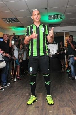 Coleo de uniformes do Amrica da temporada 2019. Clube adotou marca prpria, a Sparta. Por isso, desfile na loja do clube, no shopping Boulevard, em BH, foi ao estilo espartano