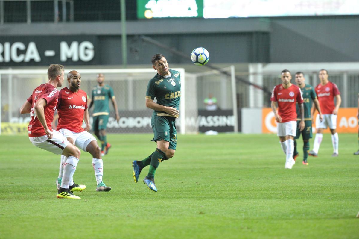 Fotos do jogo entre Amrica e Internacional, no Independncia, pela 15 rodada do Campeonato Brasileiro