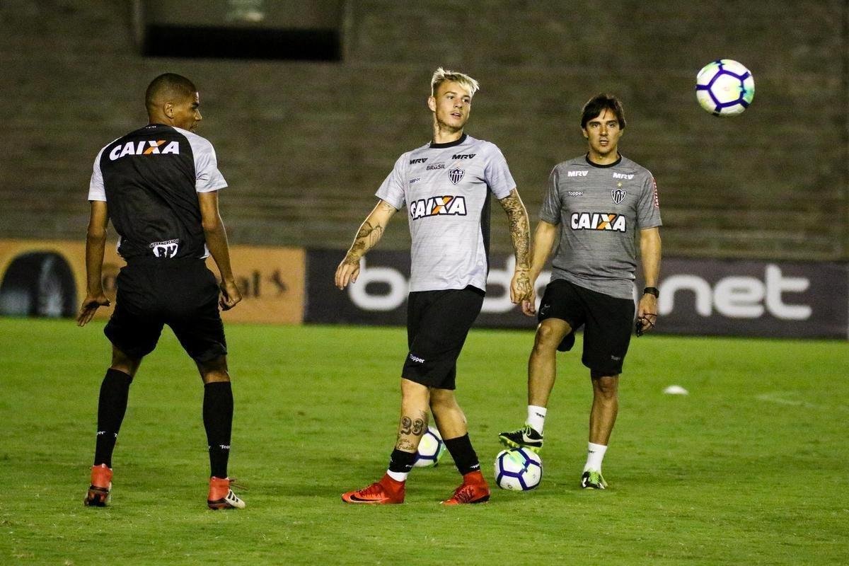 Jogadores trabalharam com bola no Almeido, em Joo Pessoa, local da partida desta quarta, s 21h45, contra o Botafogo-PB, pela segunda fase da Copa do Brasil. Houve treinamento de pnaltis
