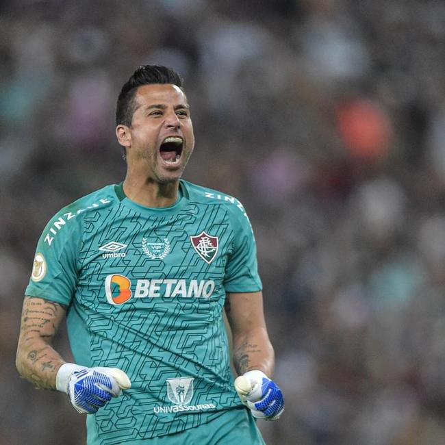 Fbio - Deixou o Cruzeiro no incio da gesto de Ronaldo, em 2022, aps no chegar a acordo com o clube. Hoje,  titular do Fluminense.