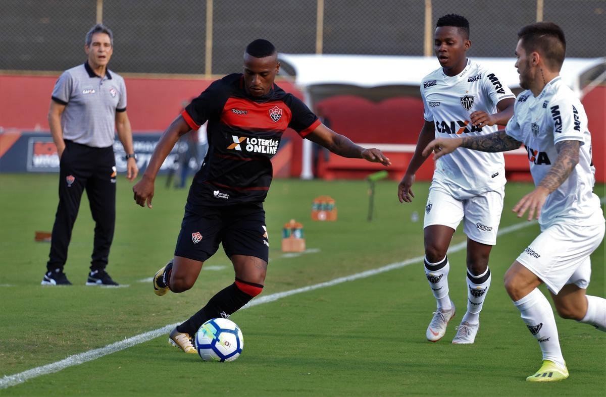 Vitória derrotou Atlético por 1 a 0, no Barradão, com gol de Léo Ceará
