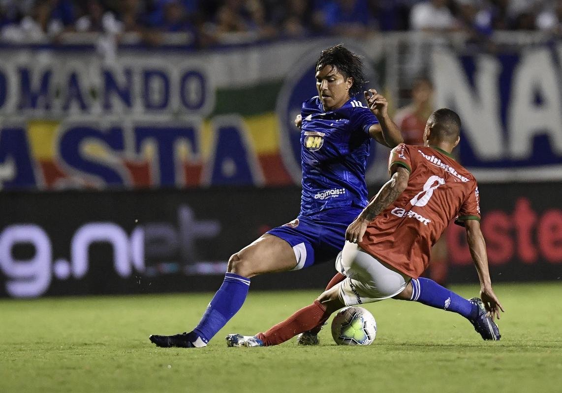 Depois de empatar por 1 a 1 com o Boa, em jogo nico da segunda fase da Copa do Brasil, o Cruzeiro venceu nos pnaltis por 5 a 4 e avanou na competio. Partida foi realizada no Estdio Melo, em Varginha, na Regio Sul de Minas.