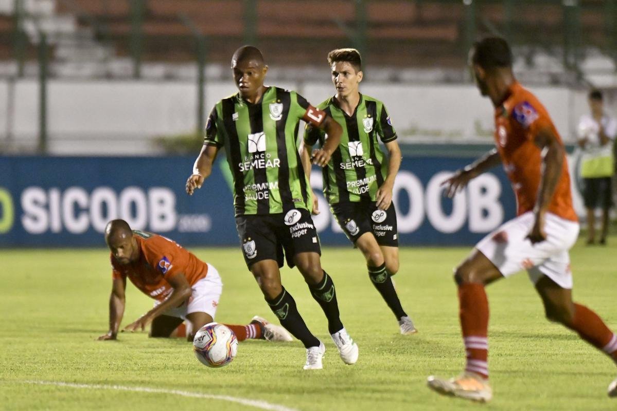 Amrica e Tupynambs se enfrentaram pela 3 rodada do Campeonato Mineiro