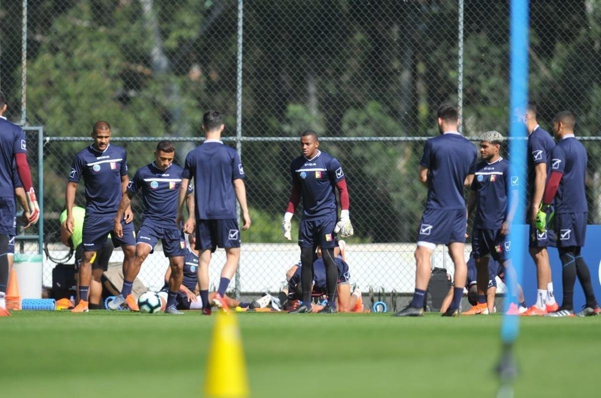 Imagens do treino da Venezuela em Belo Horizonte