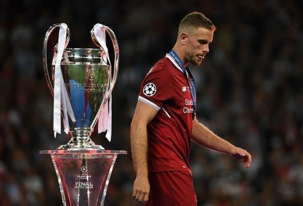 Decepo de jogadores e torcedores do Liverpool com perda do ttulo da Liga dos Campees para o Real