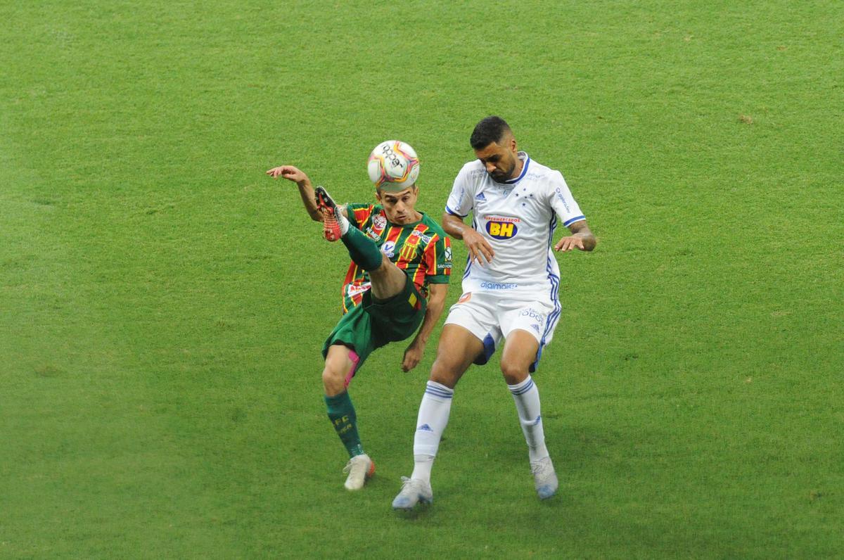 Giovanni (lateral-esquerdo)