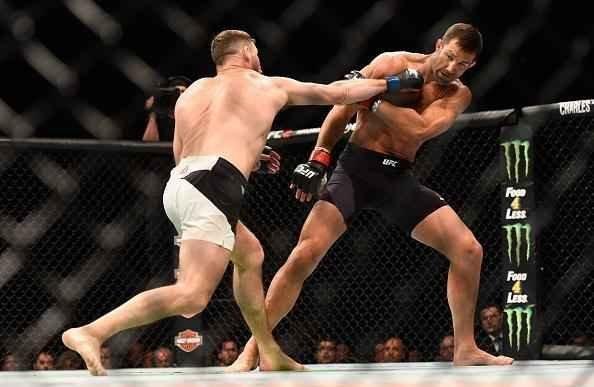 Considerado azarão na luta principal do UFC 199, em Los Angeles, Michael Bisping surpreende Luke Rockhold e conquista o cinturão do peso médio, com nocaute arrasador no primeiro round