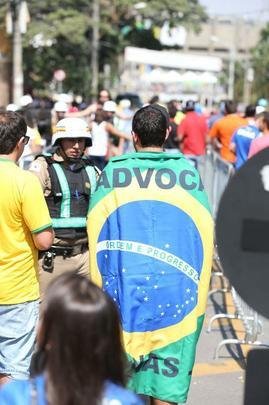 Mineiro ficou colorido nesta quarta-feira com camisas de clubes e selees em duelo da Olimpada
