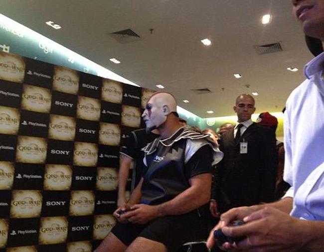 Lutador do UFC joga