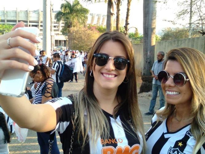 Fotos da torcida do Atltico no pr-jogo contra o Palmeiras no Mineiro