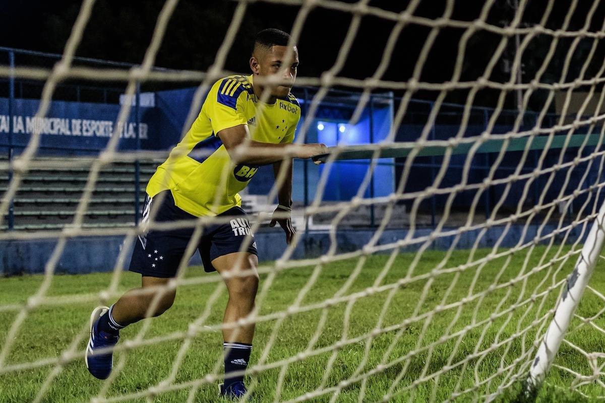 Treino do Cruzeiro no Estdio Lindolfo Monteiro, em Teresina, antes da partida contra o Tuntum, no interior do Par, pela segunda fase da Copa do Brasil