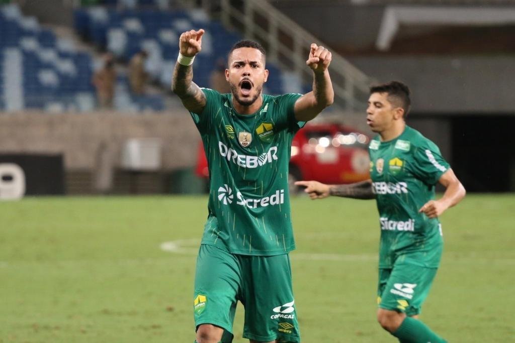 #20 - Maxwell (Cuiab) - 15 gols em 38 jogos - mdia de 0,39 por jogo