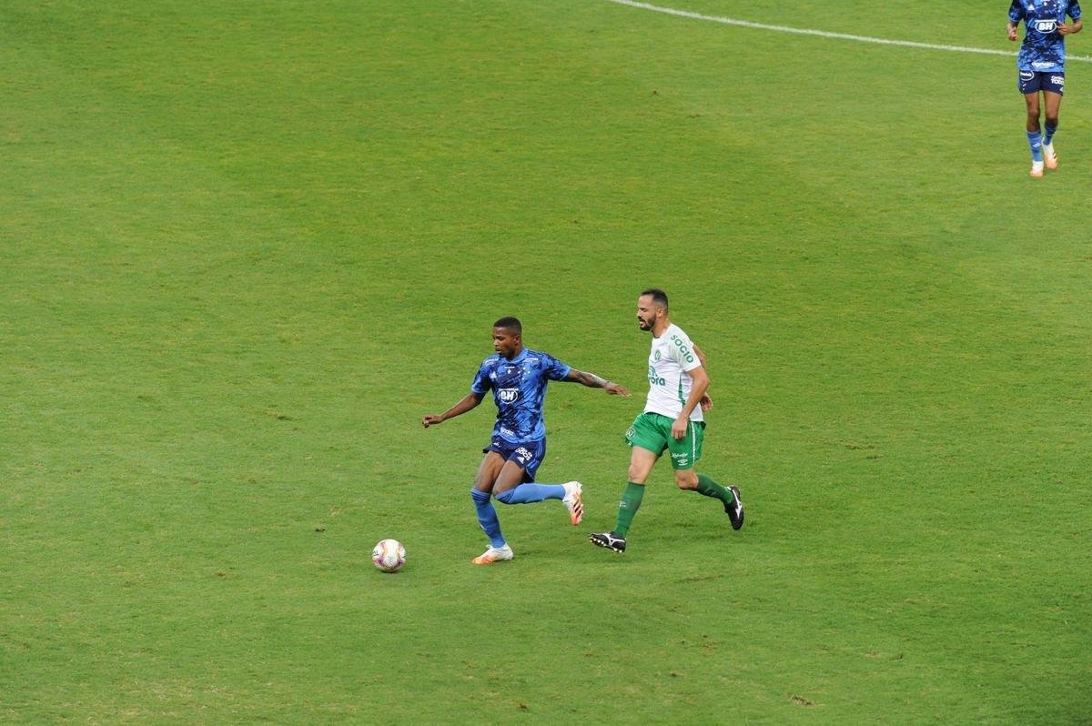 Fotos do duelo entre Cruzeiro e Chapecoense, no Mineiro, pela quarta rodada da Srie B