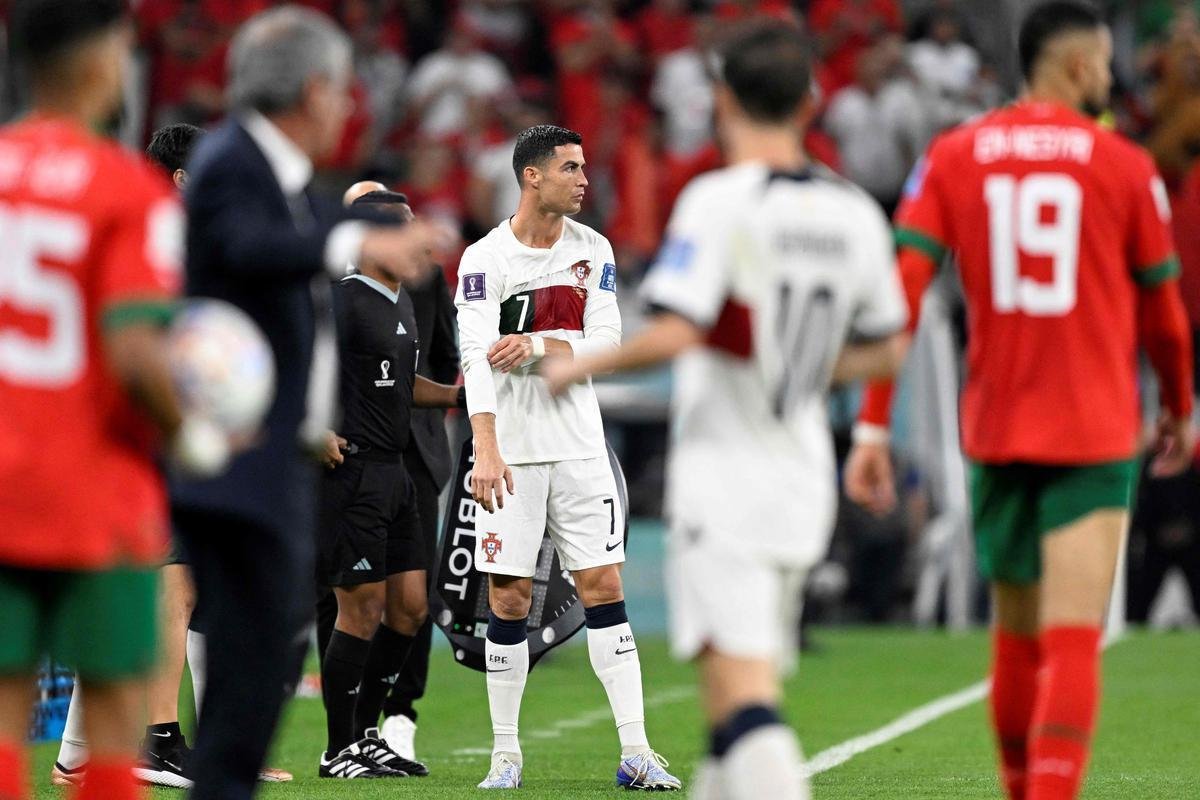 As reaes de Cristiano Ronaldo no banco e durante o jogo contra Marrocos pelas quartas de final da Copa do Mundo