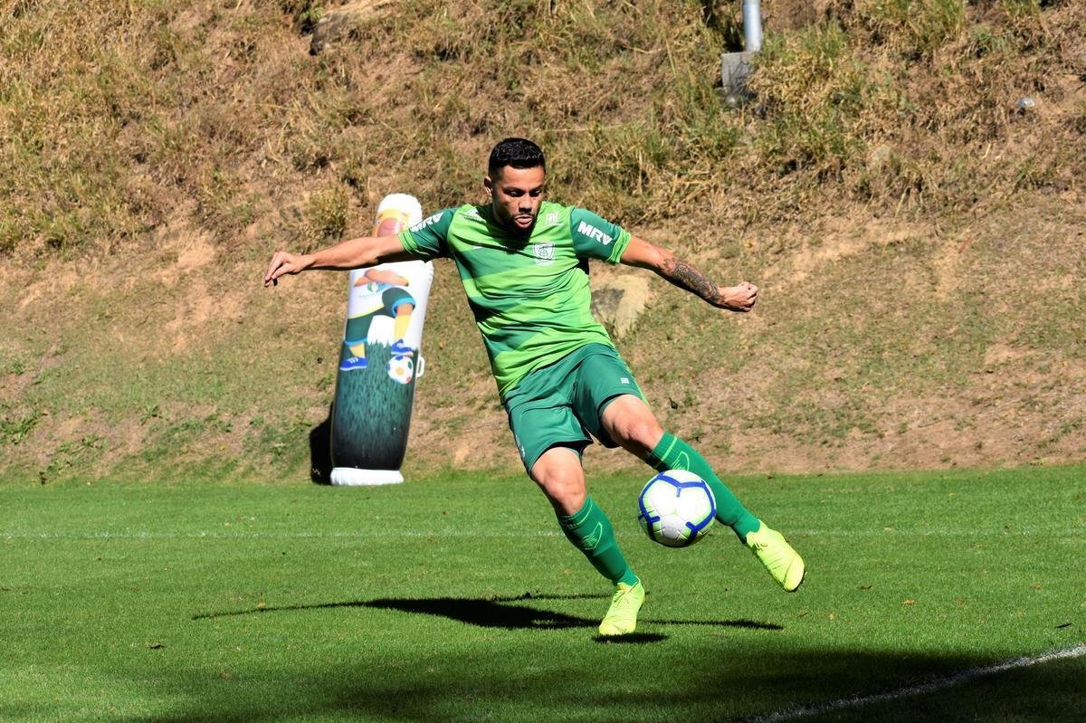 Em jogo-treino realizado na manh deste sbado, na Cidade do Galo, o Amrica venceu o Atltico, por 3 a 1. Os gols do triunfo americano foram marcados por Jonatas Belusso, duas vezes, e Rafael Bilu. O zagueiro Rver descontou para a equipe alvinegra.