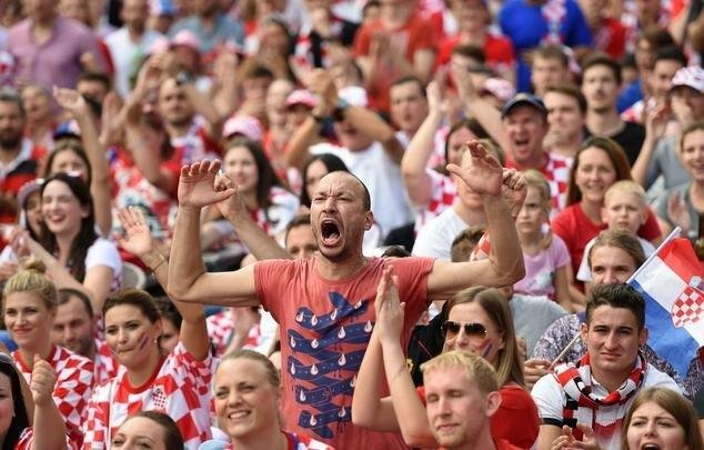 Torcedores croatas lotaram as ruas da capital Zagreb para assistir  final da Copa do Mundo