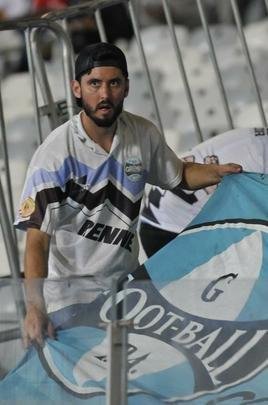 Imagens das torcidas de Atltico e Grmio, no Mineiro, pela deciso da Copa do Brasil