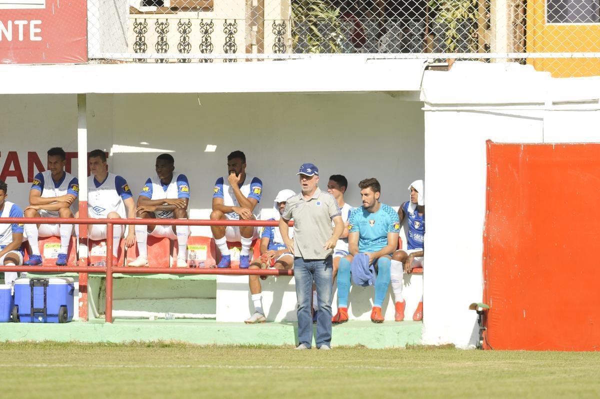 Fotos do duelo entre Villa Nova e Cruzeiro, neste domingo