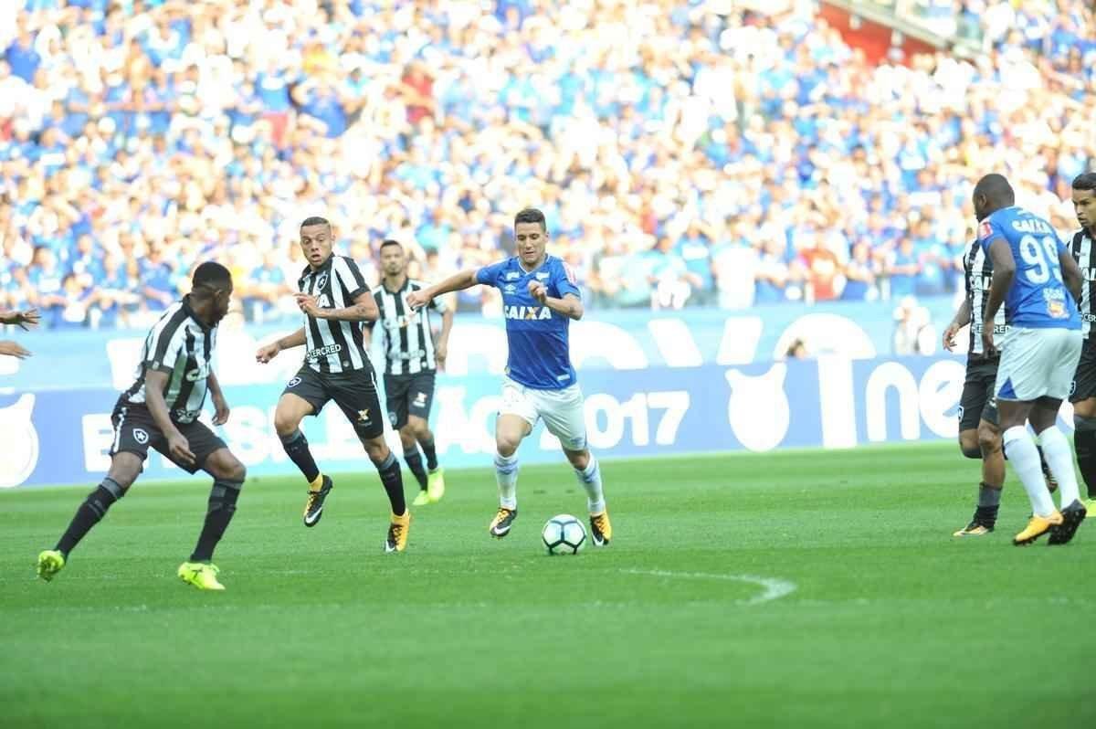 Imagens do jogo entre Cruzeiro e Botafogo, pela 19 rodada do Brasileiro, no Mineiro