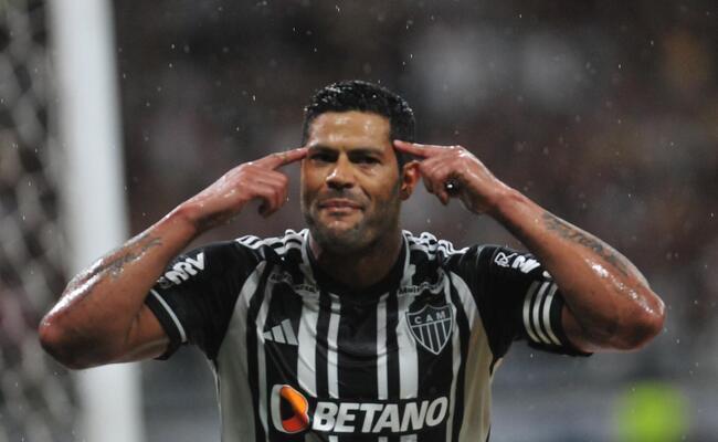 Hulk defendeu Coudet aps semana conturbada na Cidade do Galo