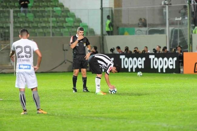 Atl�tico e Santos se enfrentaram, no Independ�ncia, pela 13� rodada do Campeonato Brasileiro