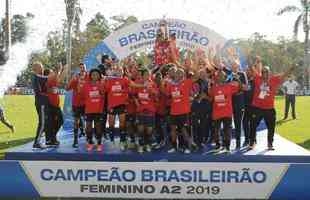 Aps vencer Cruzeiro por 4 a 0 no jogo de ida, So Paulo empatou a volta por 1 a 1 e ficou com o ttulo do Campeonato Brasileiro Feminino A2