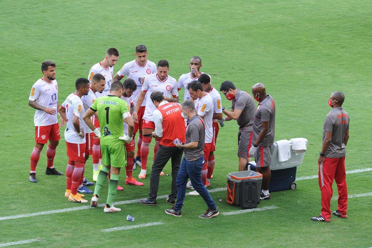 Fotos do empate por 0 a 0 entre Cruzeiro e Tombense, no Mineiro, em Belo Horizonte, pela sexta rodada do Campeonato Mineiro de 2021. Goleiro cruzeirense Fbio pegou um pnalti cobrado por Paulinho Dias e evitou o revs.