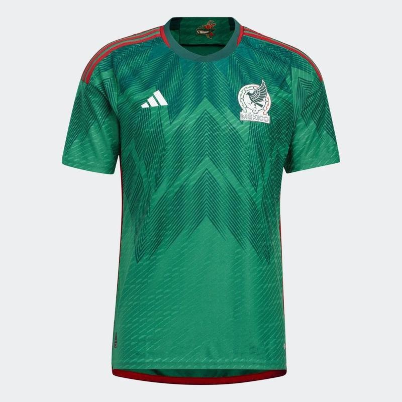 A camisa I do Mxico para a Copa do Mundo  verde e foi produzida pela Adidas
