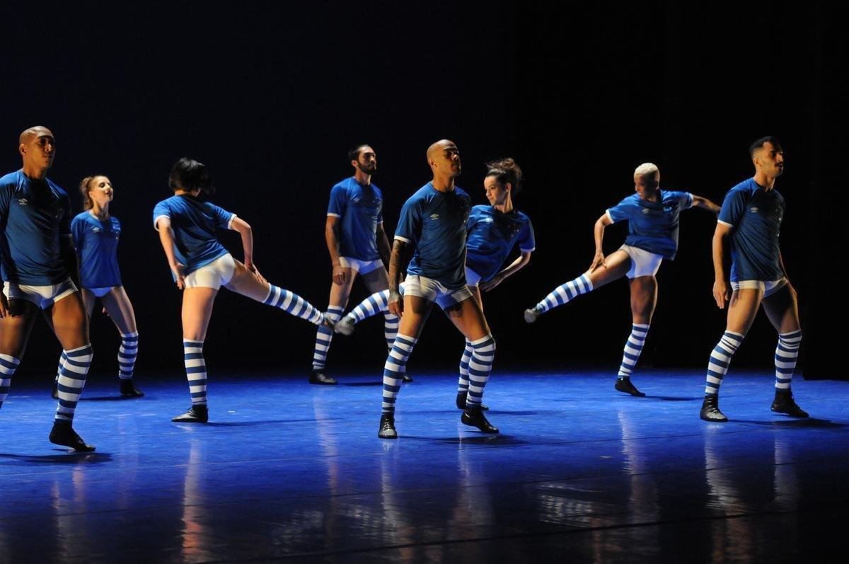 Apresentao de danarinos do grupo Corpo posse do presidente do Cruzeiro, Wagner Pires de S