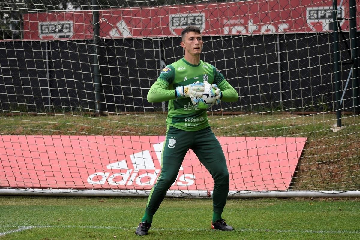 O Amrica treinou nesta tera-feira (22) no CT do So Paulo, na capital paulista, visando o confronto contra o Palmeiras, pela Copa do Brasil. O duelo de ida das semifinais ser disputado no Allianz Parque, tambm em So Paulo, s 21h30 desta quarta-feira (23).