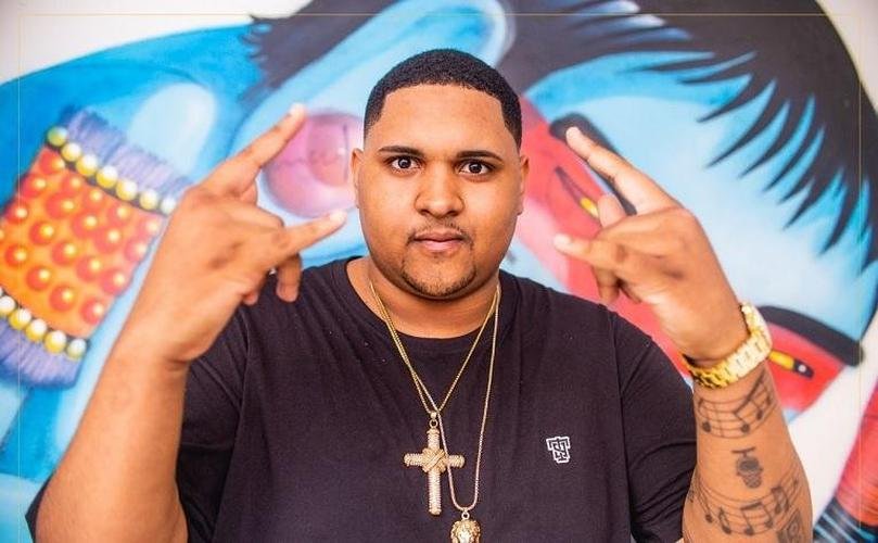 Mc Kevin O Chris estorou com o 'Evoluiu' em 2019 e continuou sendo muito tocado neste ano. Ele é torcedor do Vasco.