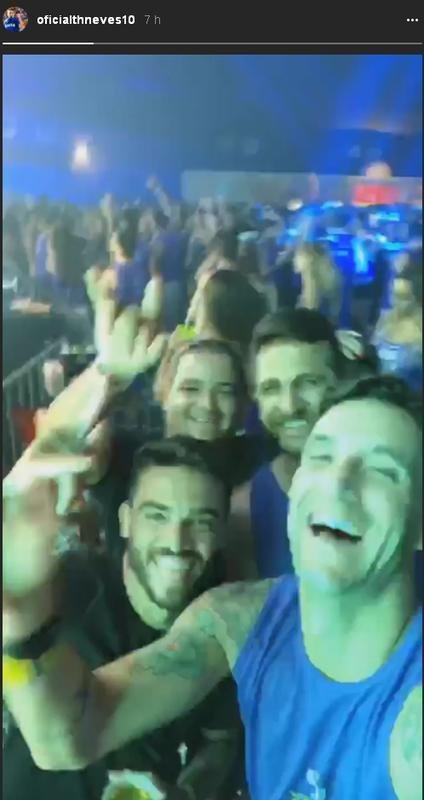 Jogadores do Cruzeiro no carnaval 2018; Thiago Neves com amigos
