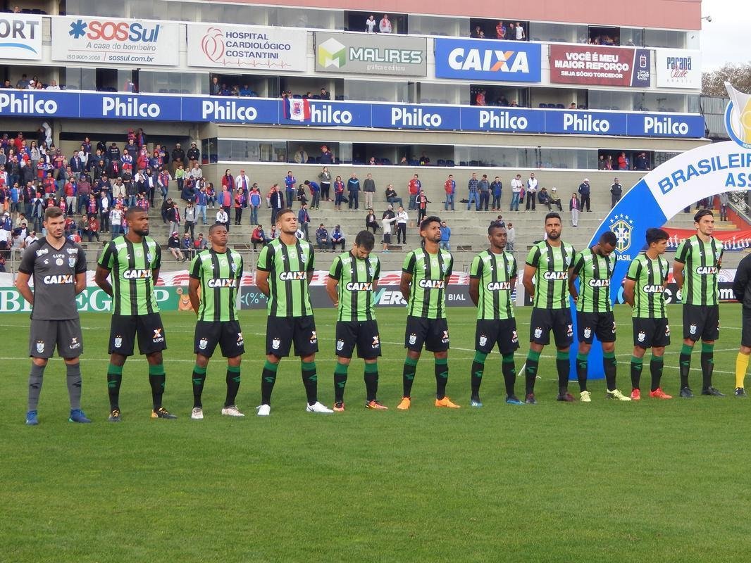 Amrica perde para o Paran Clube, em Curitiba: veja imagens da partida no Durival de Britto