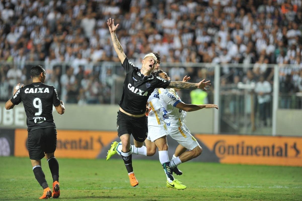 Imagens do empate sem gols entre Atltico e Chapecoense, no Independncia