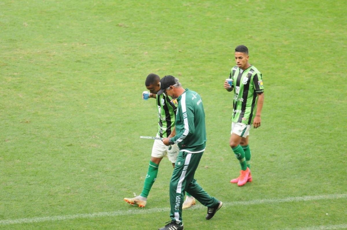 Amrica reagiu no segundo tempo e diminuiu com gol de Ademir