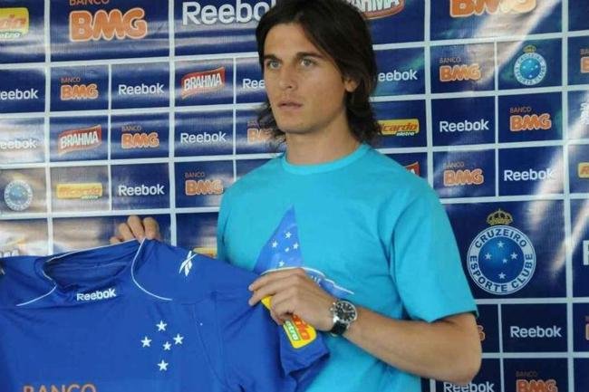 Sebastin Prediger (2010) - o volante argentino chegou ao Cruzeiro em agosto de 2010, emprestado pelo Porto. Ele deixou o clube em dezembro daquele ano sem ter disputado uma partida