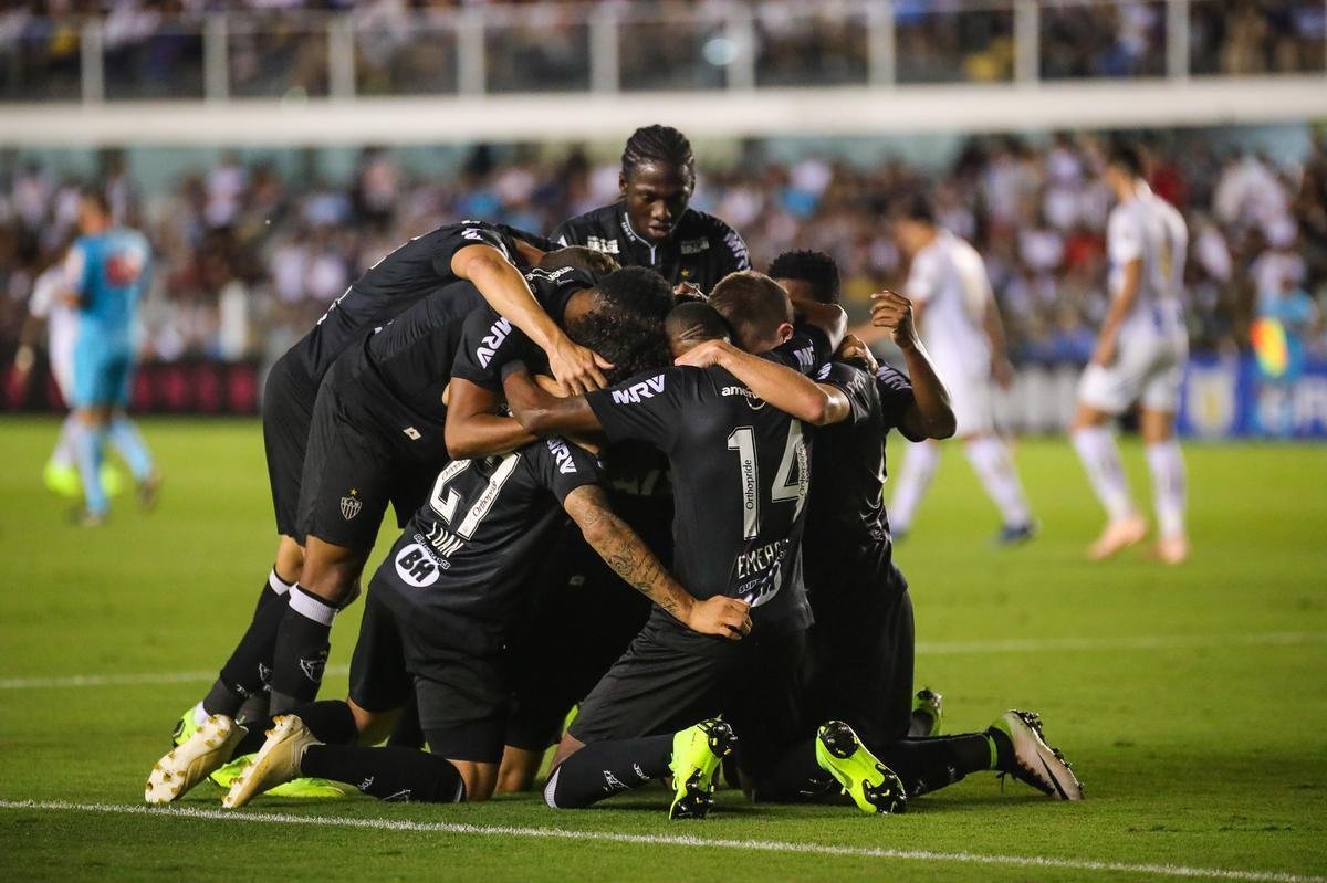 Na Vila Belmiro, Atltico  derrotado pelo Santos por 3 a 2, pela 37 rodada do Campeonato Brasileiro 