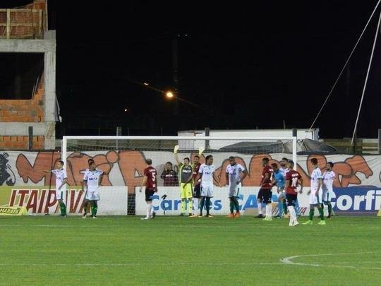 Imagens do jogo entre Brasil de Pelotas e América, no Bento de Freitas, pela 30ª rodada da Série B do Brasileiro