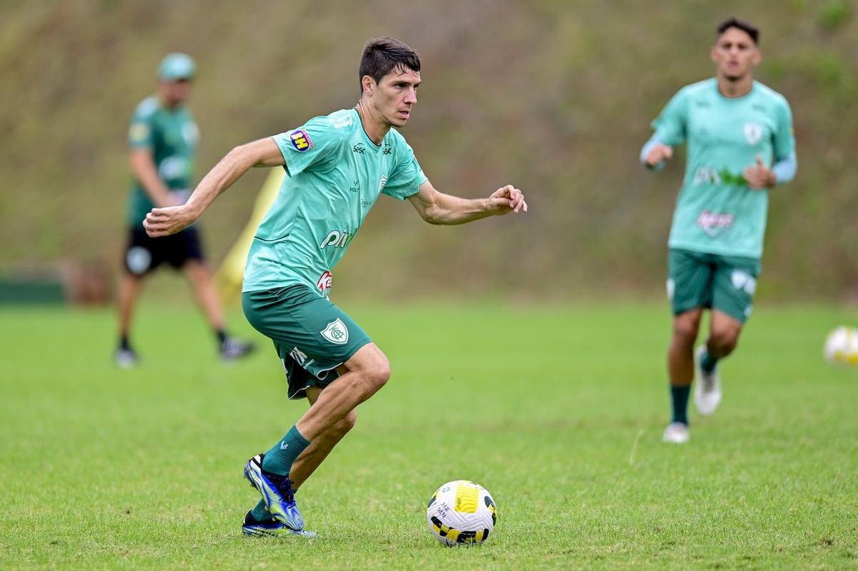 Amrica treina nesta segunda-feira (31/10), no CT Lanna Drumond, focado na partida contra o Internacional