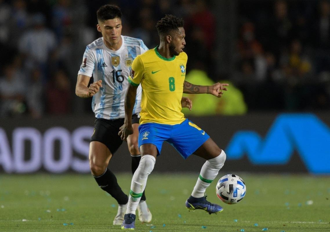 Sem Neymar, Brasil encarou a Argentina em clssco agitado pelas Eliminatrias