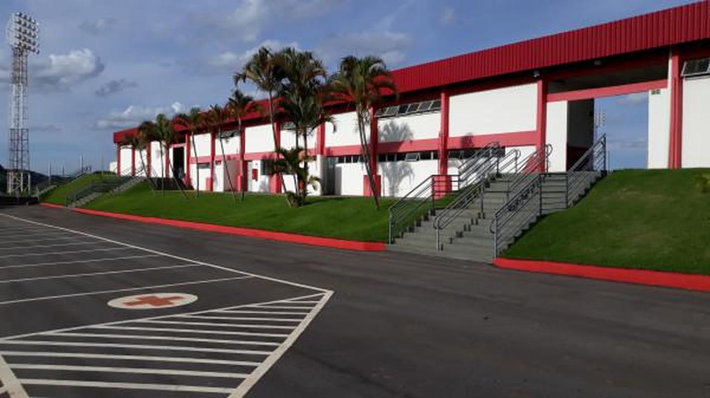 O estdio Pedro Alves do Nascimento, em Patrocnio, dispe de 8.633 lugares. O Patrocinense manda suas partidas no local.