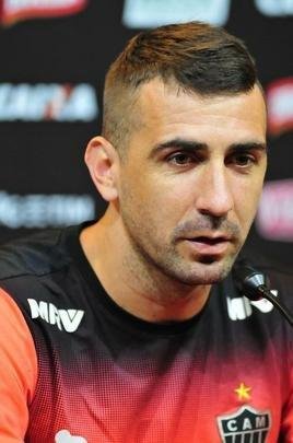 Lucas Pratto participou da entrevista coletiva