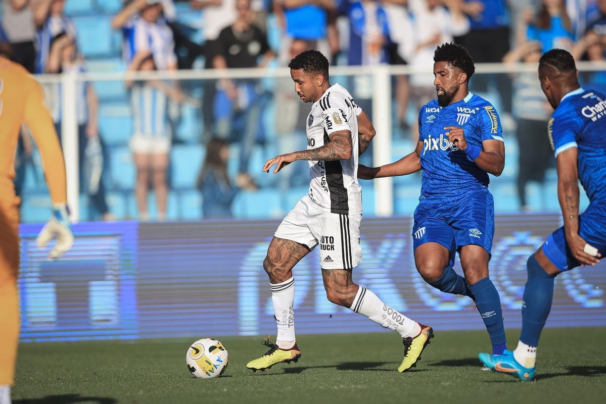 Fotos do jogo entre Ava e Atltico, na Ressacada, pela 27 rodada do Campeonato Brasileiro